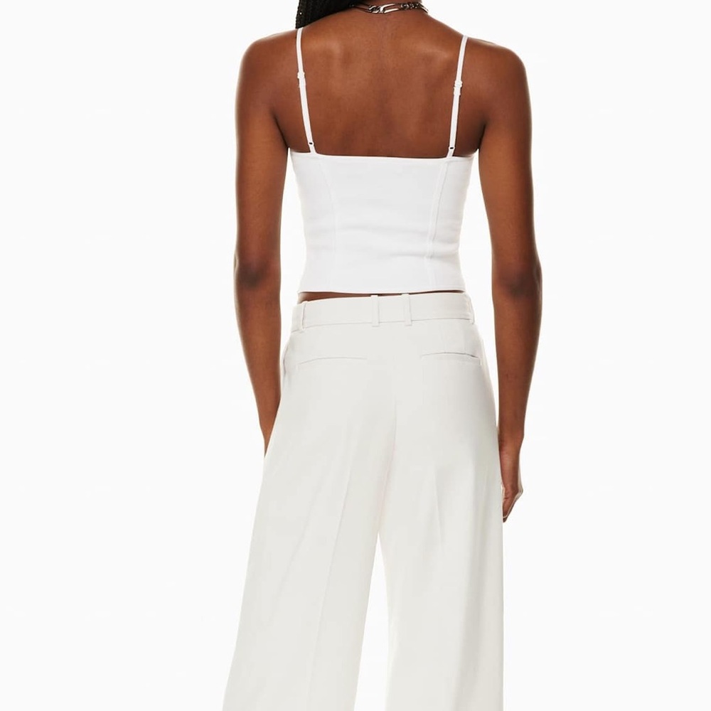 NWT Aritzia Babaton white corset top Size XL
Sculpt Knit Bustier Camisole - Picture 2 of 11